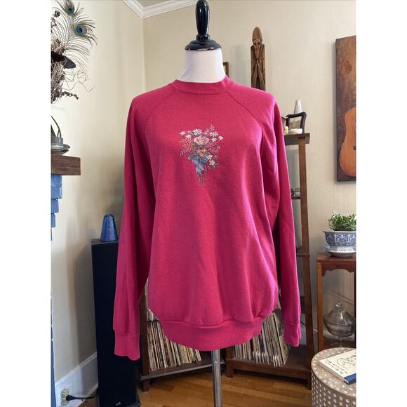 VINTAGE M L Grannycore Sweatshirt Floral Embroidered BY Hand Cottage Needlepoint - Picture 1 of 12